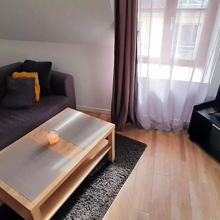 Apartamento Charmant Studio Au Coeur De Sens Exterior foto