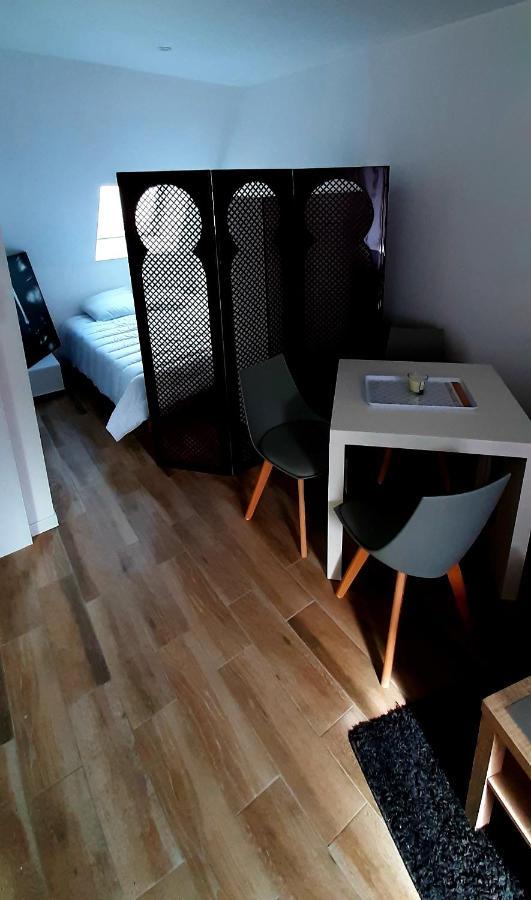 Apartamento Charmant Studio Au Coeur De Sens Exterior foto